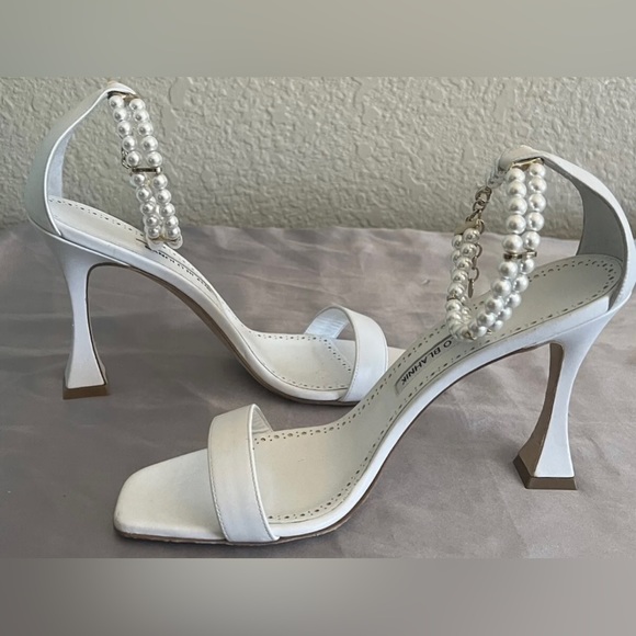 Manolo Blahnik Charona 105 White Pearl Sandals Shoes $1095 - Picture 5 of 16